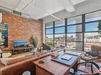 1645 N Vine St #611