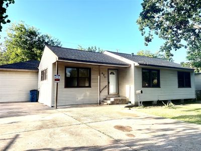 801 Avenue A