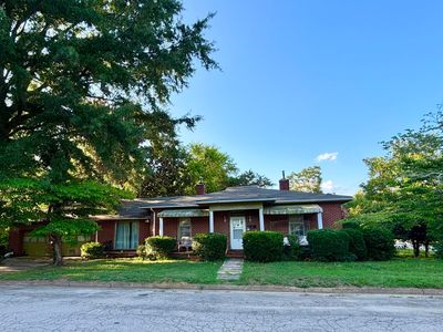 114 College St