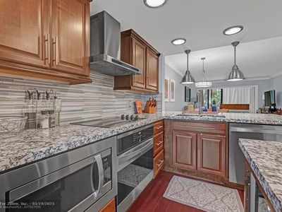 2350 NE 14th Street Cswy UNIT 103