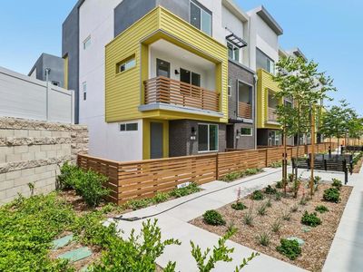 551 Sandstone Ct