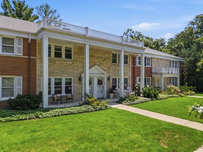Property at 606 5th St #606, Wilmette, IL