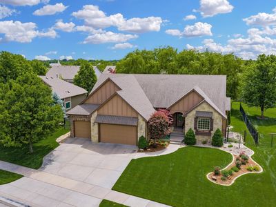 2250 N Stonegate Cir