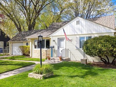 2099 La Crosse Ave