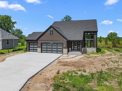 W251N2385 Valleyview CIRCLE