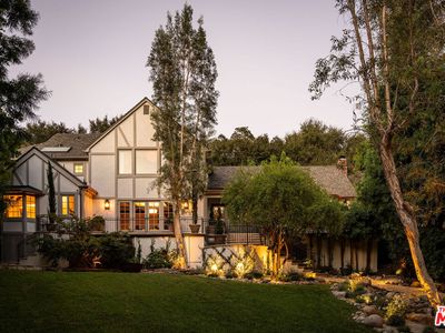 1004 N Bundy Dr