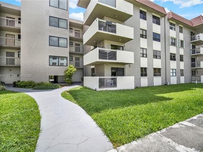 1101 SW 122nd Ave APT 205