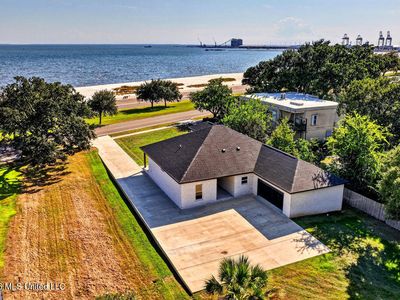 1416 E Beach Blvd