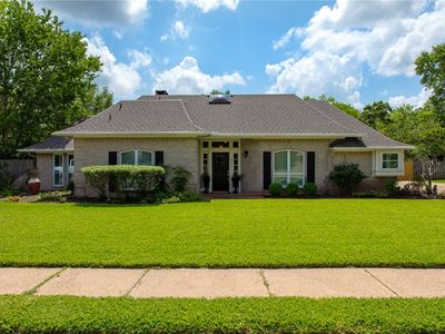 8615 Rosewood Dr