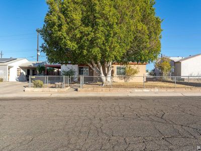 1425 S 12th Dr