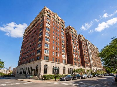 5300 S Shore Dr APT 810