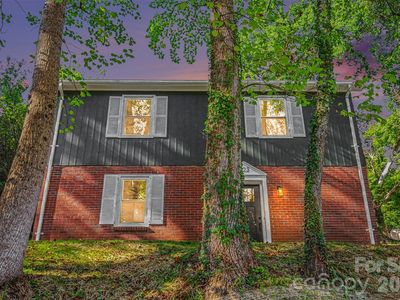 323 Whispering Pines Dr