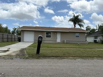 643 SW Ivanhoe Dr