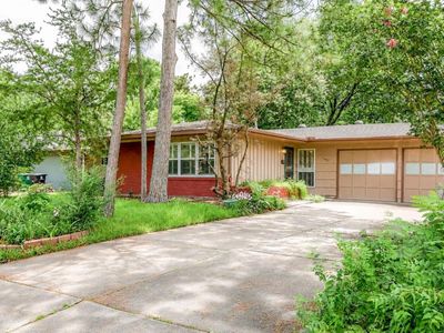 7007 Edgemoor Dr
