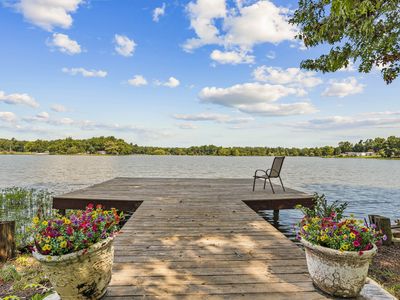 86 Lakeshore Dr
