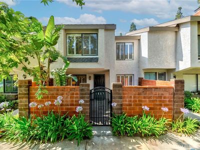 1657 Sherwood Village Cir