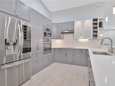 1335 Mariposa Cir #4