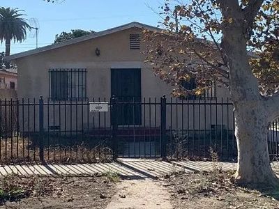 Property at 1720 W 60th St, Los Angeles, CA