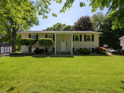 1300 Hyacinth Dr NE