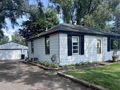 301 Longfellow St NE