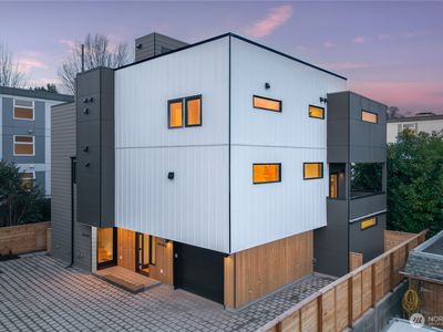 3646 Greenwood Avenue N #A