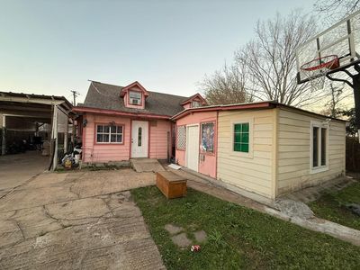11329 Almeda Genoa Rd