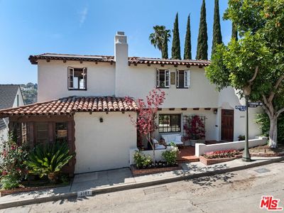 3101 Fernwood Ave