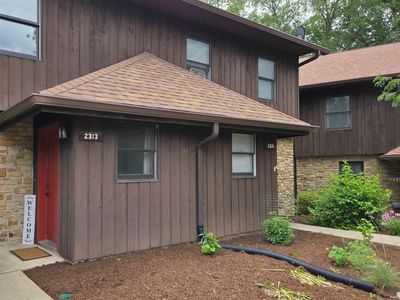 2313 E Winding Brook Ct