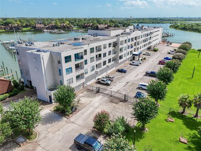 793 Davis Rd Unit 105