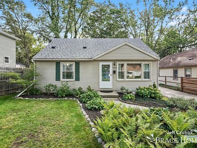 1344 Mayfield Ave NE