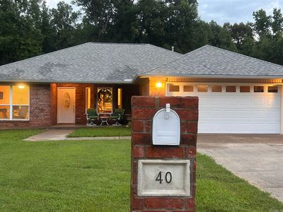 40 Shamsie Dr