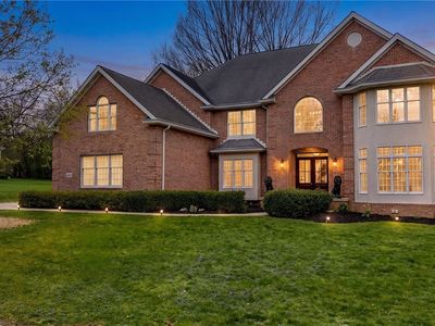 834 Eaton Park Ln