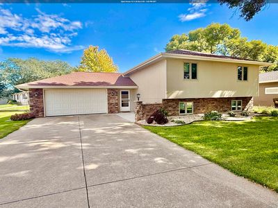 100 Golden Dr