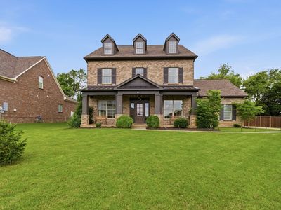 824 Topaz Dr