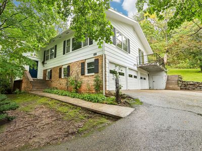 6006 Greentree Rd