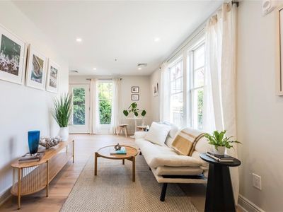 10 Brown & Howard Wharf #107