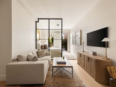 15 W 61st St #3D