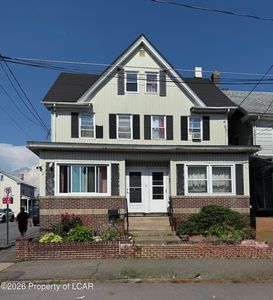 879 Alter St