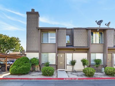 3548 Larchmont Square Ln