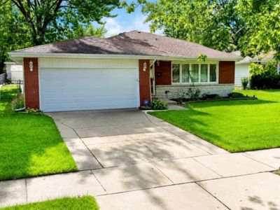219 E 168th Pl