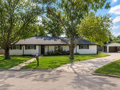 112 Royal Ln