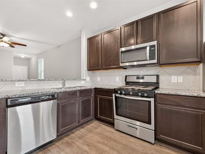 24903 Lorenzo Glaze Trl