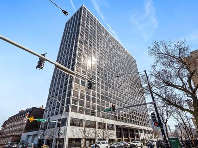 4343 N Clarendon Ave APT 2010