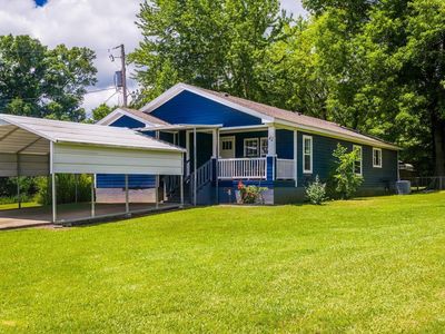 42 Imperial Ln