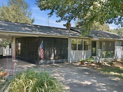 1098 Cat Creek Rd