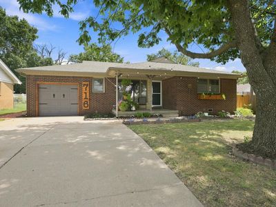 716 N Westview Dr