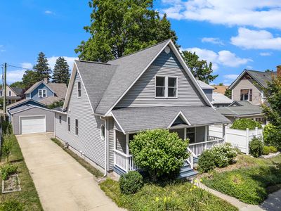 325 Superior St