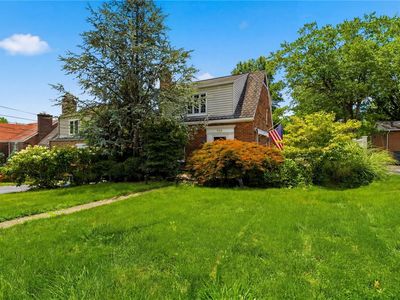 496 Parkview Dr
