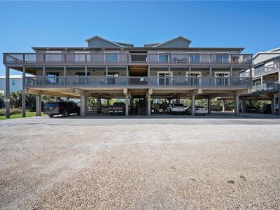 1041 W Lagoon Ave #201