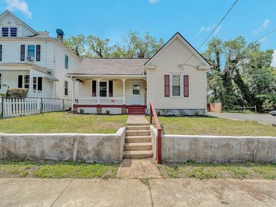 528 Rutherford Ave NW